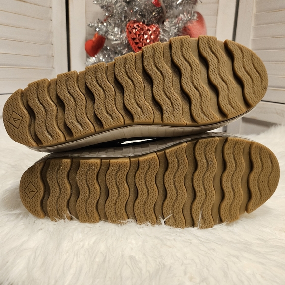 πSOLDπSperry Torrent Chelsea Grey Boot NIB - Picture 8 of 9